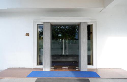 Palu Hotel | RedDoorz Plus @ Cameloan Hotel Palu