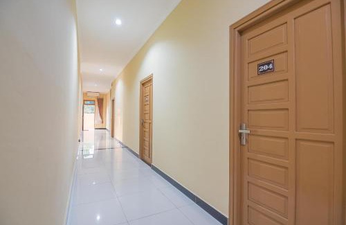 Banjarbaru House | RedDoorz Plus near Syamsudin Noor Airport 3