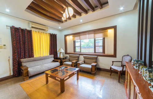 Tarlac House | RedDoorz Plus @ Starhomes Olivianville