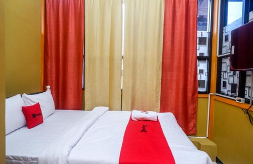 Colomadu Hotel | RedDoorz Syariah near Exit Toll Ngemplak Solo