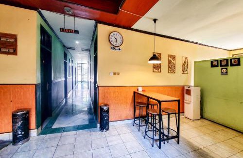 Samarinda Hotel | RedDoorz Syariah near Pasar Pagi Samarinda