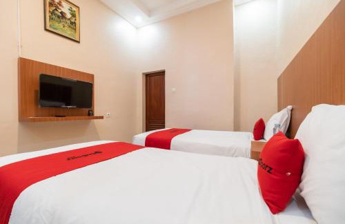 Padang Hotel | RedDoorz Syariah near RS Mata Padang