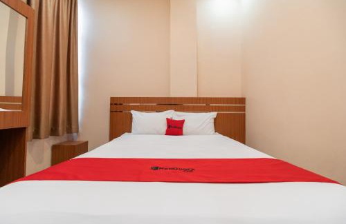 Padang Hotel | RedDoorz Syariah near RS Mata Padang
