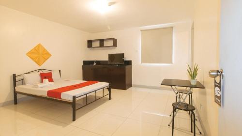 Bangkal Hotel | RedDoorz @ The Vjour Hotel Makati