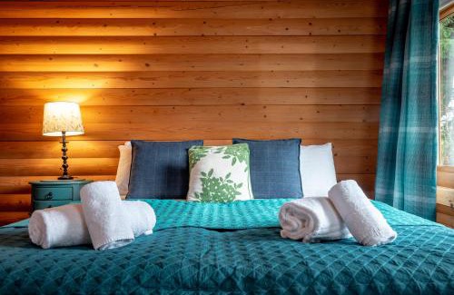 Ladybank Apartment | Redlands Country Lodge Apartments with Hot Tubs