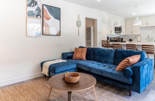 Redondo Beach Apartment | Redondo Beach 2br walk to shops restaurants LAX-1166