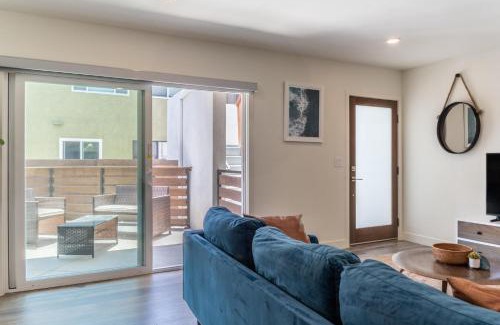 Redondo Beach Apartment | Redondo Beach 2br walk to shops restaurants LAX-1166