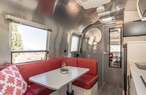 Moab House | Redrock Riverside Airstream 2 - Retro Airstream Glamping
