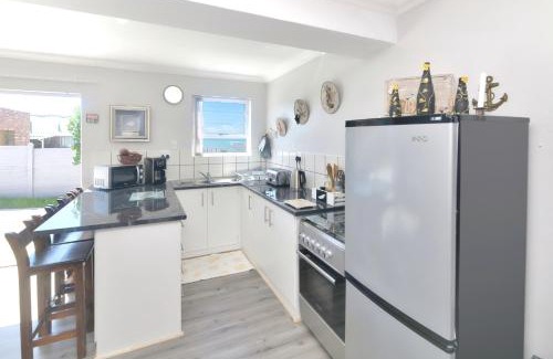 L'Agulhas Apartment | Redsky self catering Agulhas