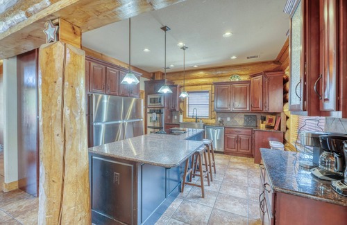 Marble Falls Cabin | Redtown River Retreat: Serene Escape by the Water!