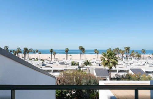 Ocean Park Condo | REDUCED LUXURY OCEANFRONT ART 2 LEVEL CONDO