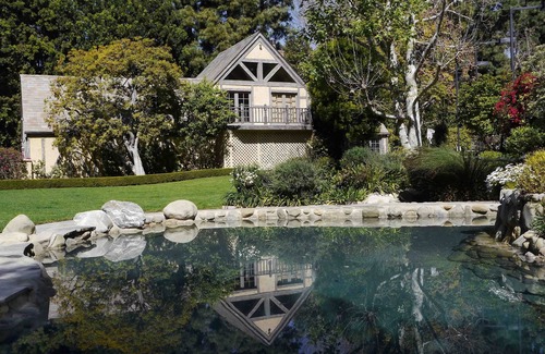 The Flats House | REDUCED SPRING SPECIAL ESTATE GUEST HOUSE, TENNIS COURT, 1.3 acre park grounds