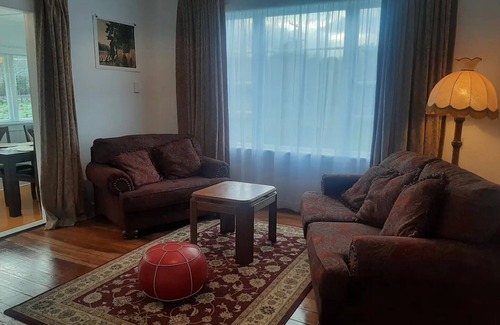 Matatoki House | Redwood: 3-bedroom country bungalown