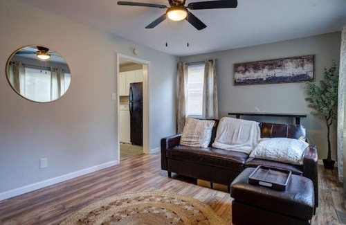 Kingsport Cottage | Redwood Cottage