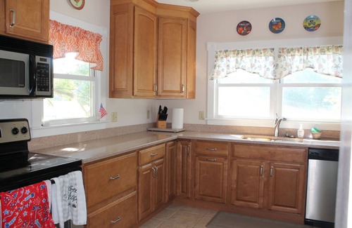 Reedville House | Reedville Retreat, waterfront w/private dock &outdoor sink-for fishing/crabbing