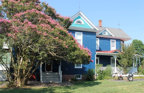 Reedville House | Reedville Retreat, waterfront w/private dock &outdoor sink-for fishing/crabbing