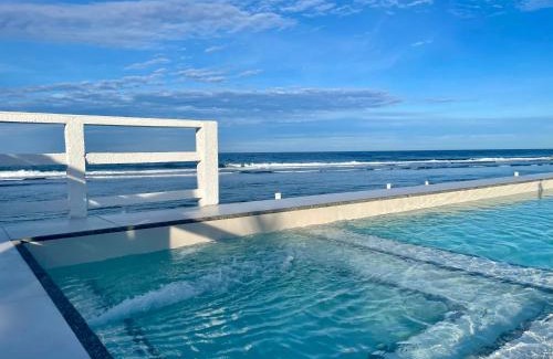 Balaoan Villa | REEF HOUSE BACNOTAN White sand beach front with Private Swimming pool