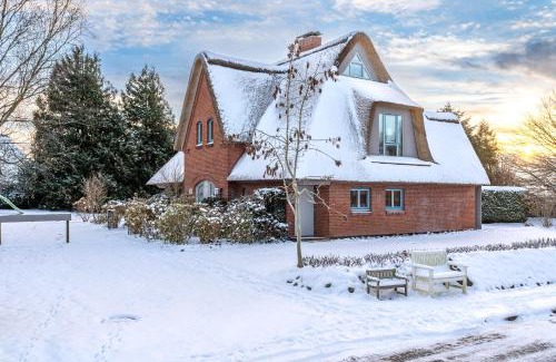 Tating House | Reetdach-Landhaus Mini Haubarg