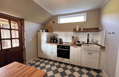 Kronsnest House | Reetdachkate am Deich mit Kamin nahe Hamburg