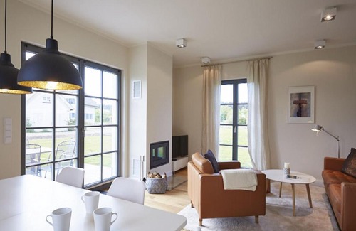 Kreptitz House | Reetland am Meer - Premium Reetdachvilla mit 3 Schlafzimmern, Sauna und Kamin E16