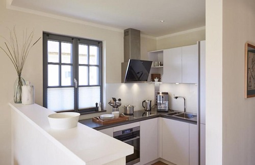 Kreptitz House | Reetland am Meer - Premium Reetdachvilla mit 3 Schlafzimmern, Sauna und Kamin E16