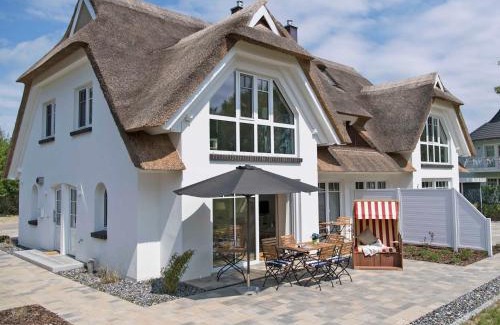 Lobbe Villa | Reetperle Lobbe - Ferienhaus mit Sauna (F 650)