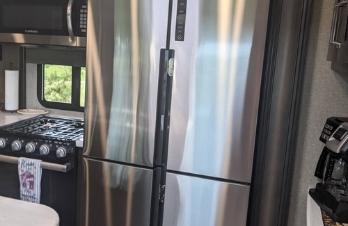 Hot Springs House | Reflection 37ft RV @EvansCliff w/Hot Tub on Deck, Beautiful Canyon Overlook!