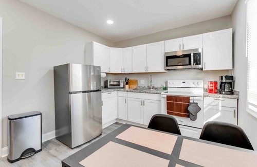 Hopewell Apartment | Refreshing 2-Bedroom Home in Central Hopewell