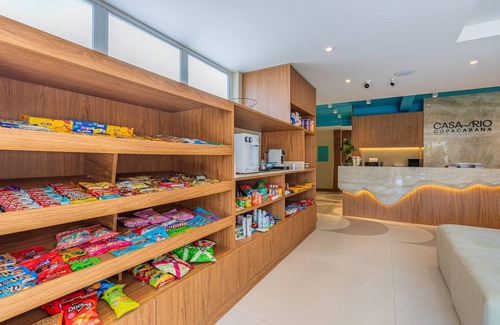 Copacabana Apartment | Refuge a Few Steps From Copacabana Beach | Q8