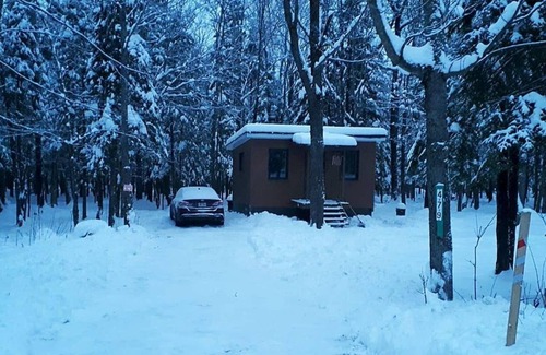 Hampden Cabin | Refuge Rustique en Face du Parc du Mont-mégantic