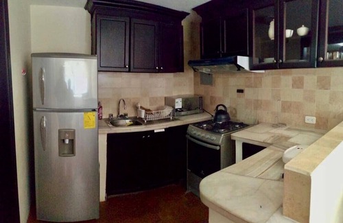 La Carolina Apartment | "REFUGIO DE PAZ” La Carolina park, w/Netflix!