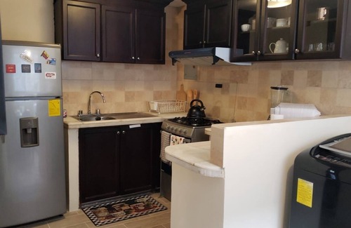 La Carolina Apartment | "REFUGIO DE PAZ” La Carolina park, w/Netflix!