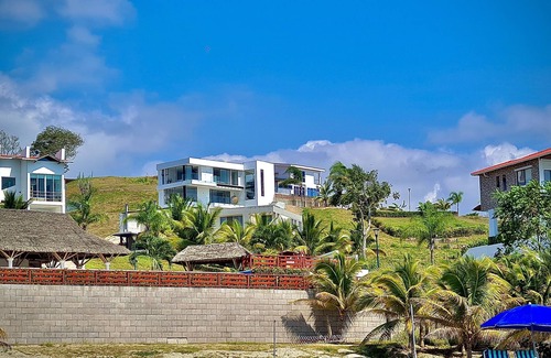 Jama House | Refugio Sova