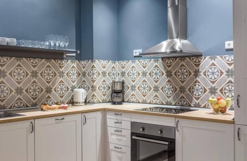 Sant Antoni Apartment | REFURBISHED APARTMENTS! 5 bedrooms + 2 bathrooms each one!