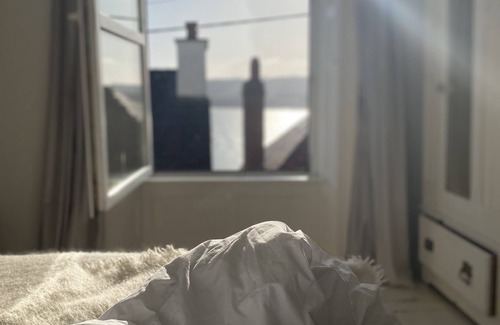 New Quay House | Refurbished traditional cottage dog friendly sea views 2 minutes to the beach