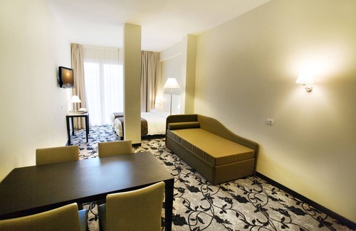 Mompiano Hotel | Regal Hotel