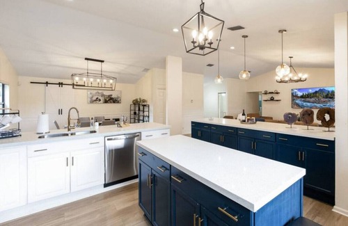 Royal Palm Beach Villa | Regal Manor Paradise Dreamy Heated Pool/Spa Gym hosted by Relaxtay