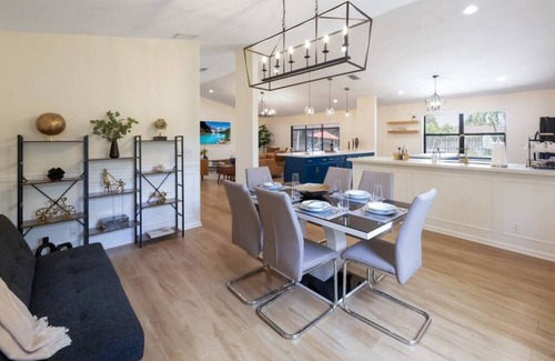 Royal Palm Beach Villa | Regal Manor Paradise Dreamy Heated Pool/Spa Gym hosted by Relaxtay