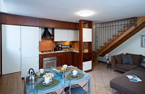 Bardolino Apartment | Regarda - "Il Borgo 48" with 3 bedrooms, 2 bathrooms, garage in Bardolino city center