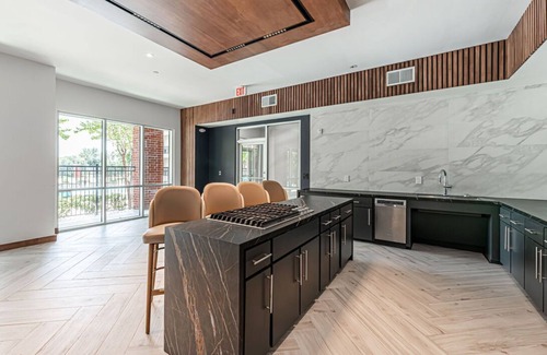 South Main Apartment | Regards At Med Center 163 I Comfy 2 Bed 2 Bath