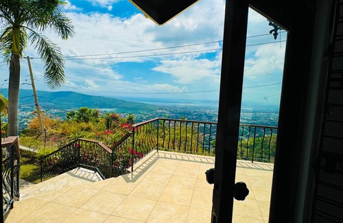 Jack's Hill Villa | Reggae Legends Estate