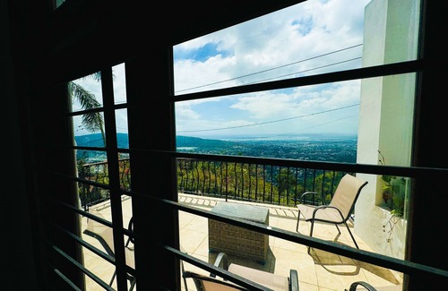 Jack's Hill Villa | Reggae Legends Estate