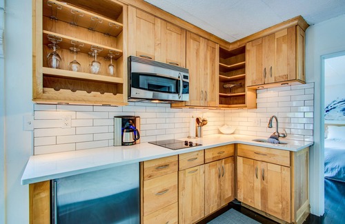 The Pines Condo | Rehoboth Beach getaway with balcony & great location - near beaches & golf