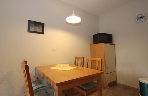 Strackholt Apartment | Reihenhaus in Strackholt mit beheiztem Pool