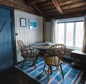 Reine Apartment | Reine Rorbuer - by Classic Norway Hotels