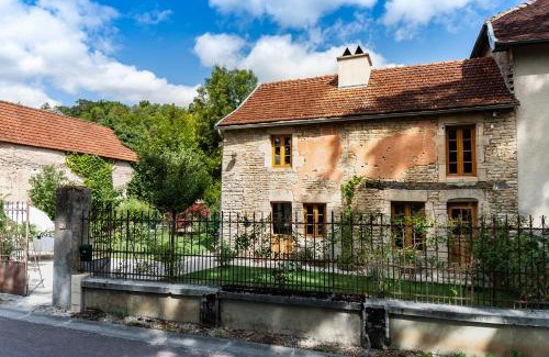 Cunfin House | Relais de la Fontaine - Maison de charme