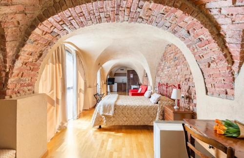 Montalto Hotel | Relais Palazzo Paleologi Sec.XIV