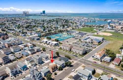 Southend House | Relax and enjoy the Beach Beautifully updated