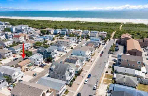 Southend House | Relax and enjoy the Beach Beautifully updated