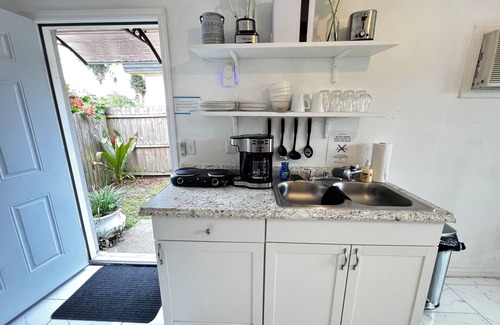 Southern Oaks Apartment | Relax and Explore: Guestsuite in Downtown Orlando